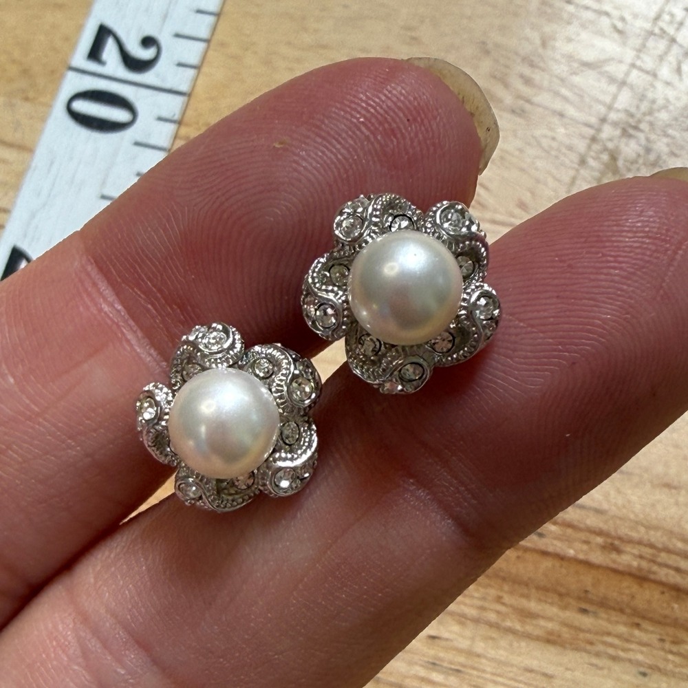 Nadri Flower Stud Earrings Silver Pearl Floral Crystal Classic Elegant - Picture 4 of 13